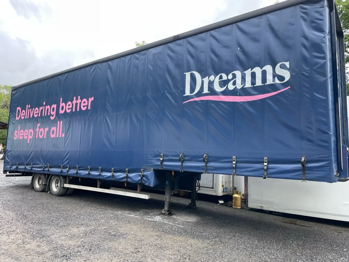 Stepframe curtainside trailer - Image 1