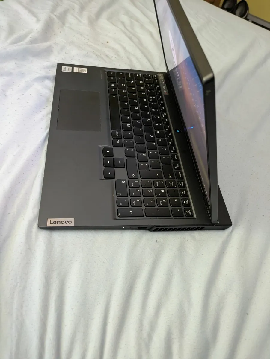 Lenovo Legion 5 15IMH05H - Image 2