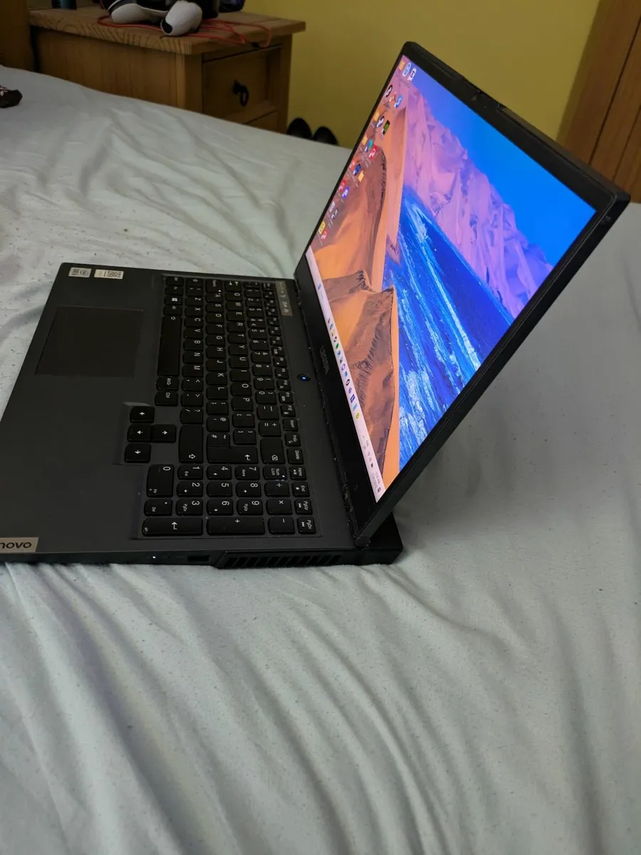 Lenovo Legion 5 15IMH05H - Image 1