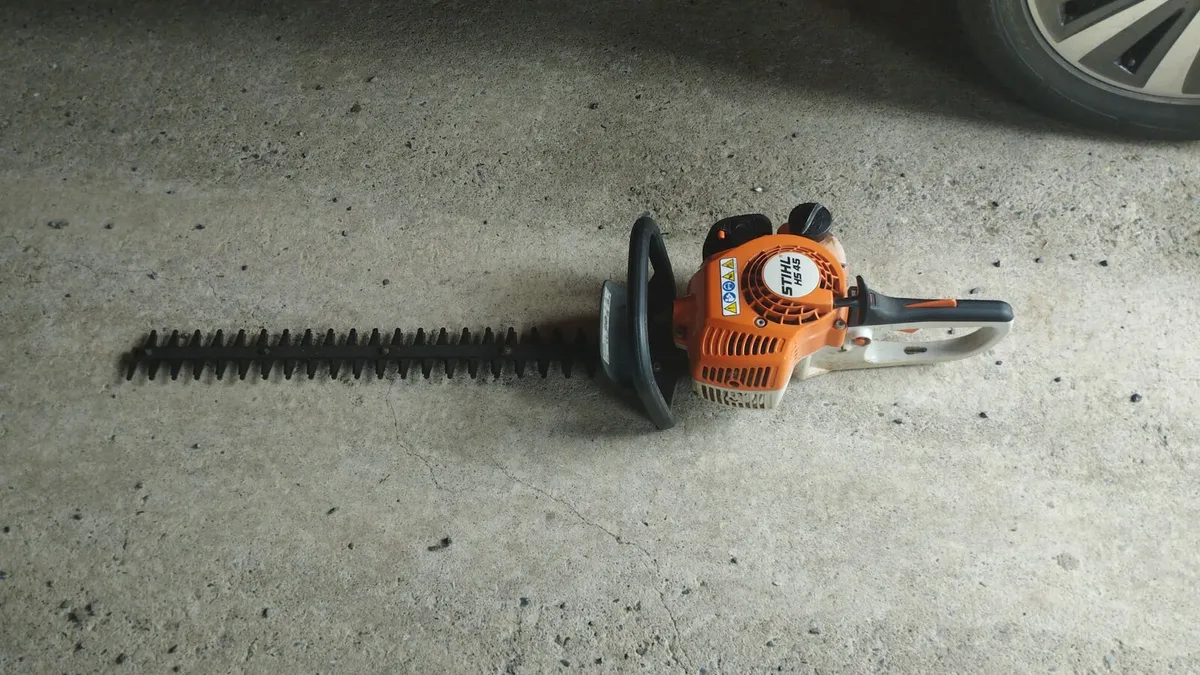 Hedge trimmer - Image 1