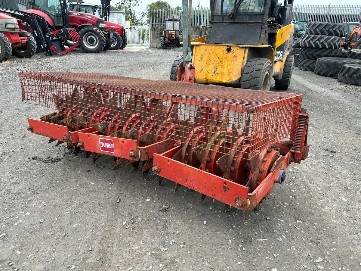 Toro 6FT Aerator - Image 1