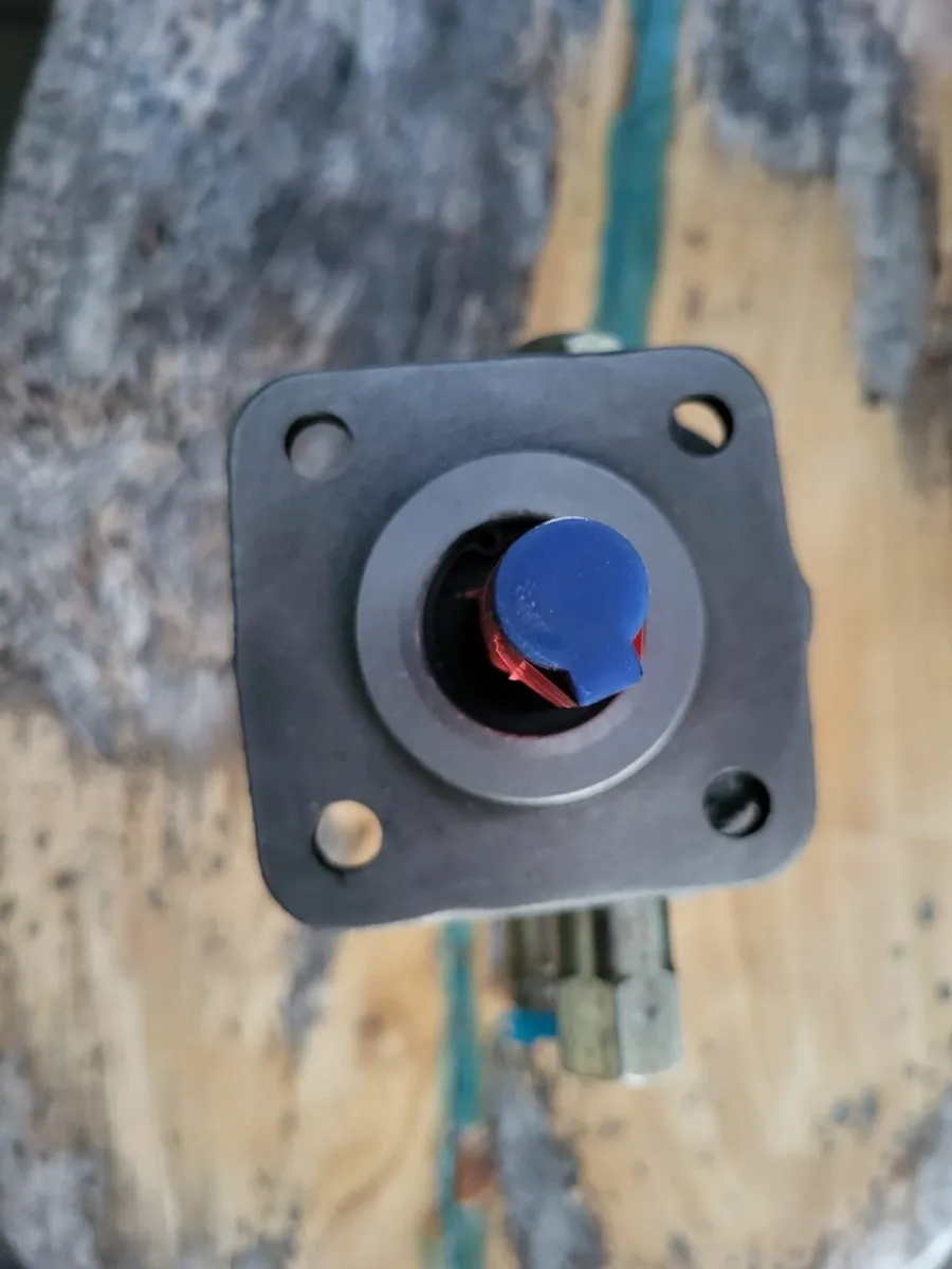 Hydraulic pump - Image 2