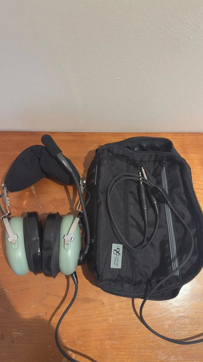David Clark H10-13.4 Aviation Headset - Image 1
