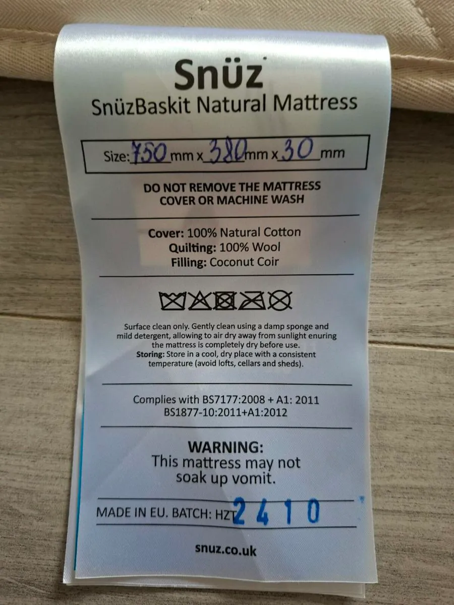 Snuz SnuzBaskit Natural Mattress and Fitted Sheets - Image 4