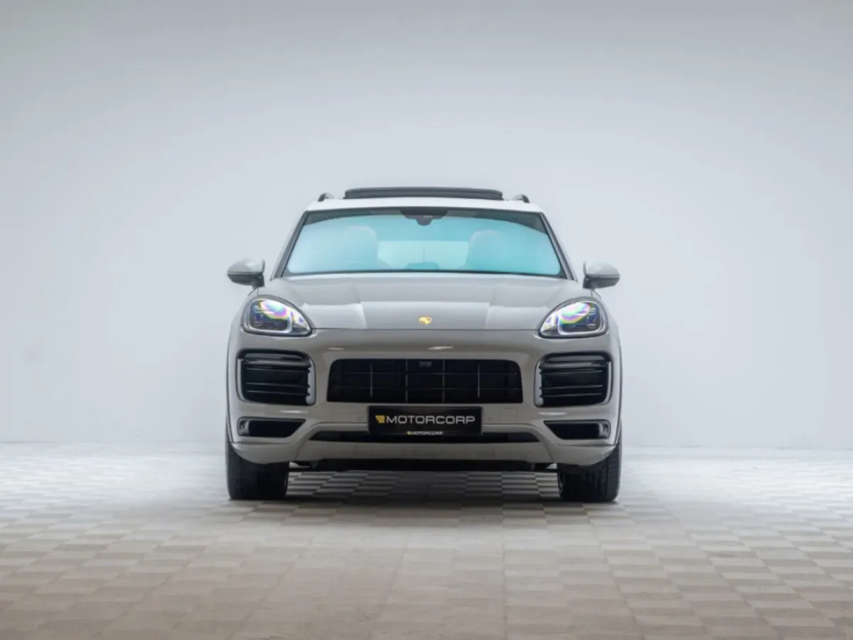 Porsche Cayenne Platinum Edition 3.0 V6 E-hybrid - Image 2