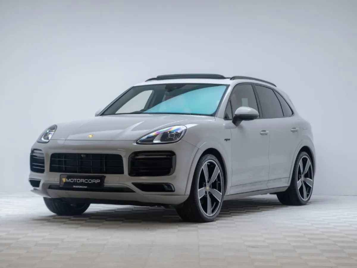 Porsche Cayenne Platinum Edition 3.0 V6 E-hybrid - Image 3