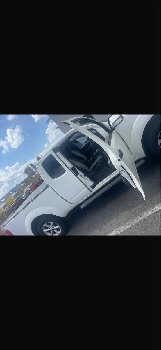 Nissan Navara - Image 4