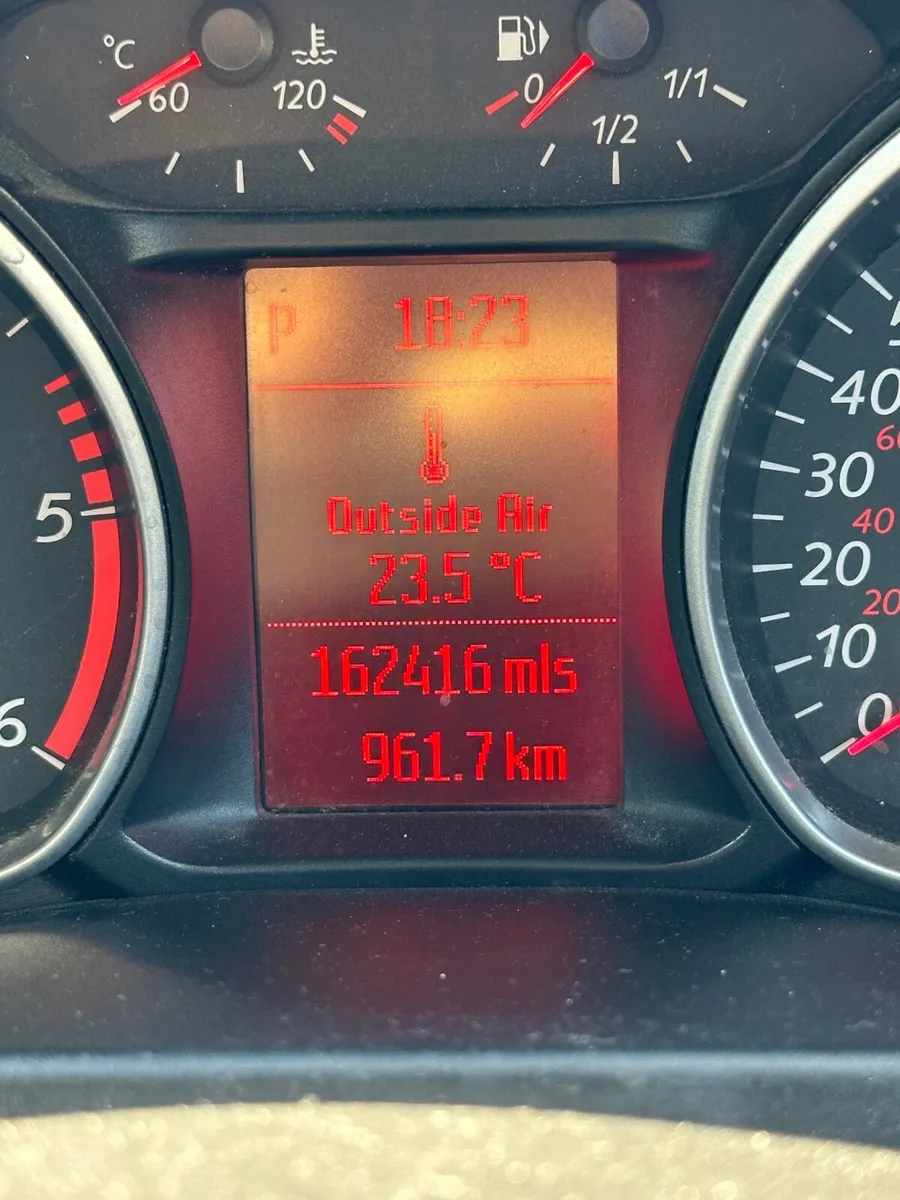 Ford Mondeo 2010 automati - Image 2
