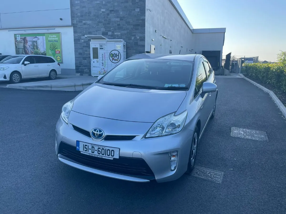Toyota Prius 2015 - Image 1