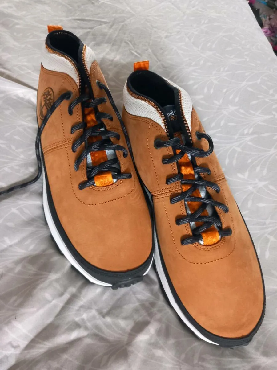 Hiking shoes - Image 1