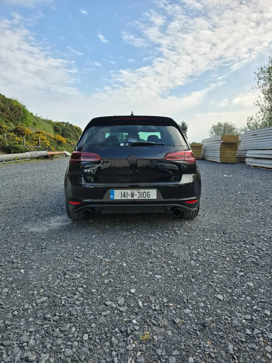 2014 Volkswagen Golf GTI - Image 2