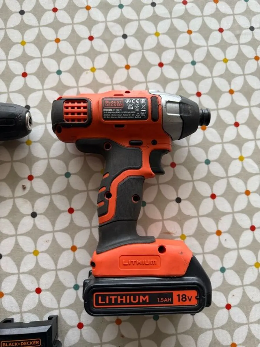 Black & Decker Twin Pack Combi And Impact Driver - Image 4