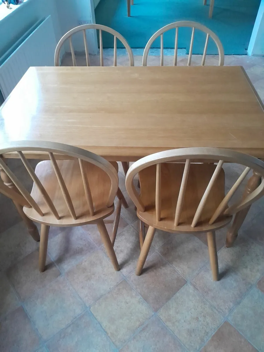 Kitchen table and chairs - Image 3