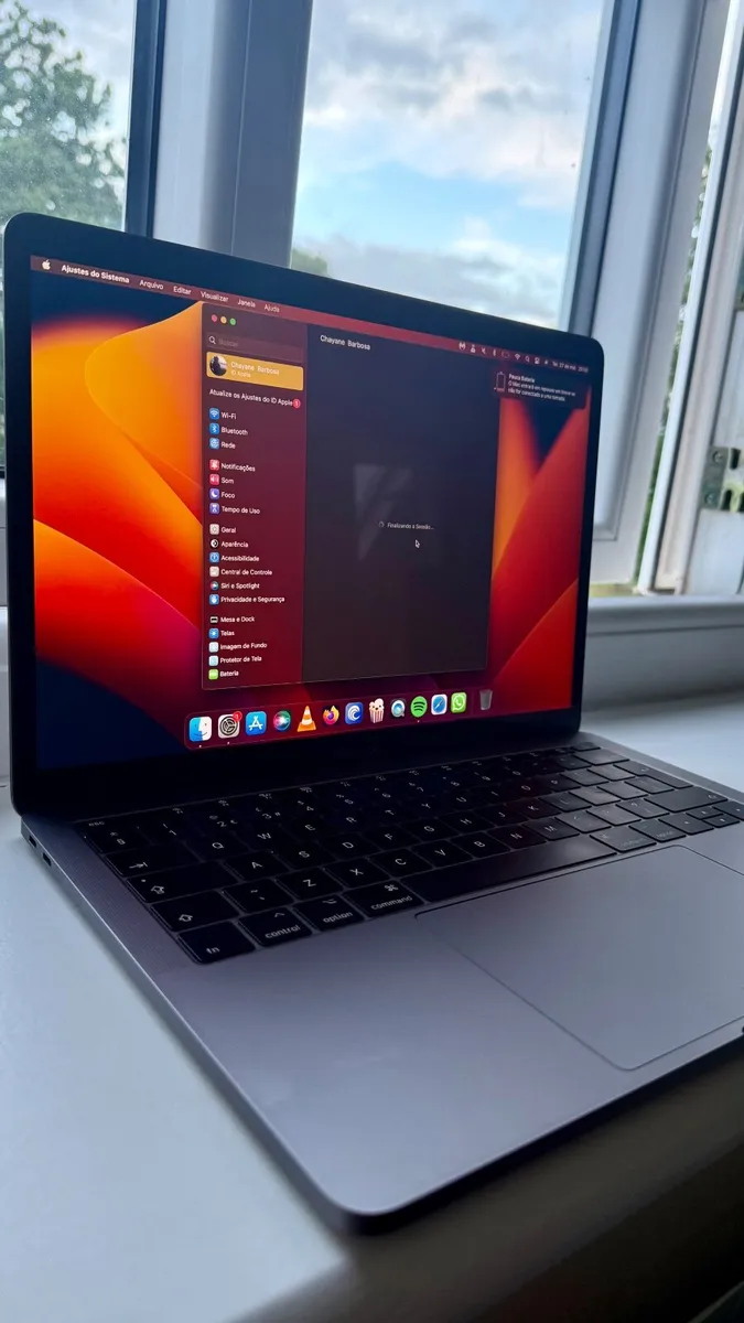 MacBook Pro 13.3 - Image 2