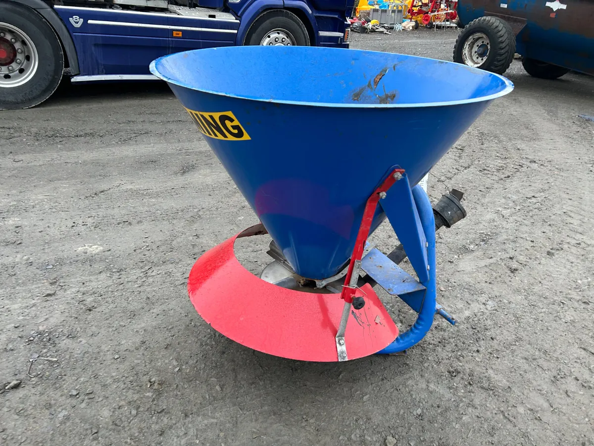 Fleming 300 Fertiliser/Salt Spreader - Image 1