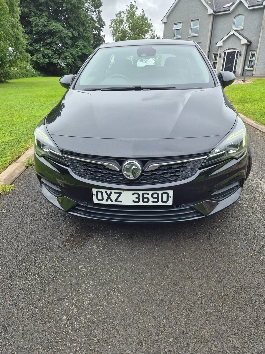 May 2020 Vauxhall Astra 1.5 Turbo D Elite Nav 5dr - Image 2