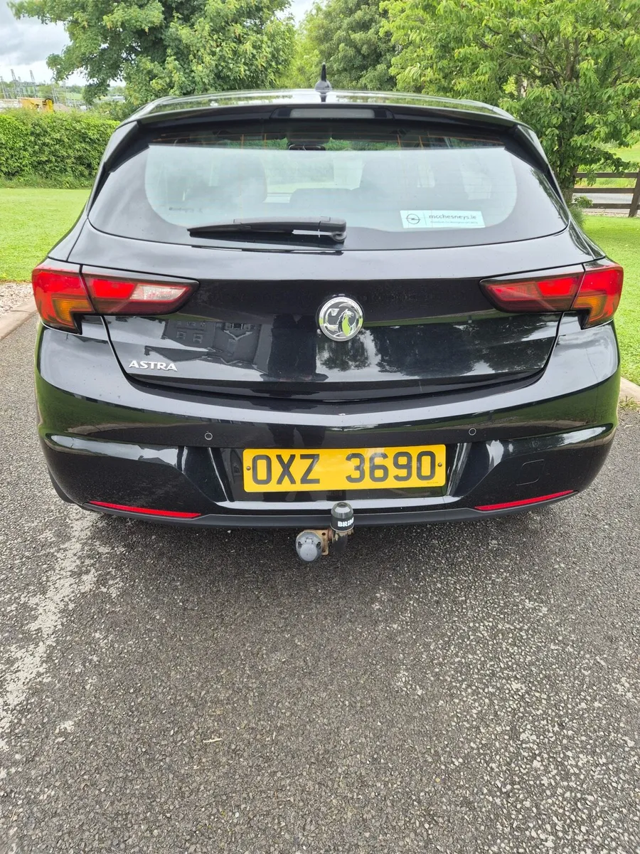 May 2020 Vauxhall Astra 1.5 Turbo D Elite Nav 5dr - Image 3
