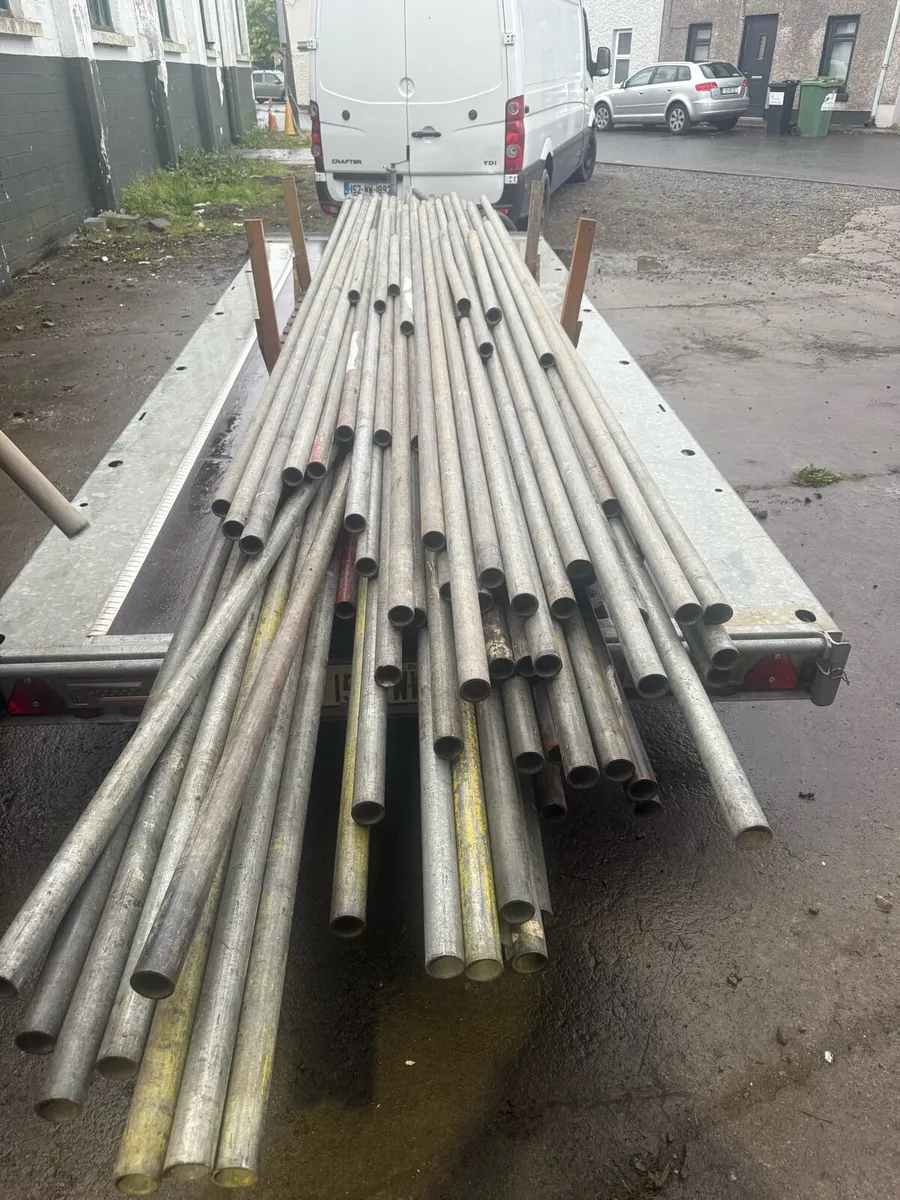 Scaffolding poles - Image 1