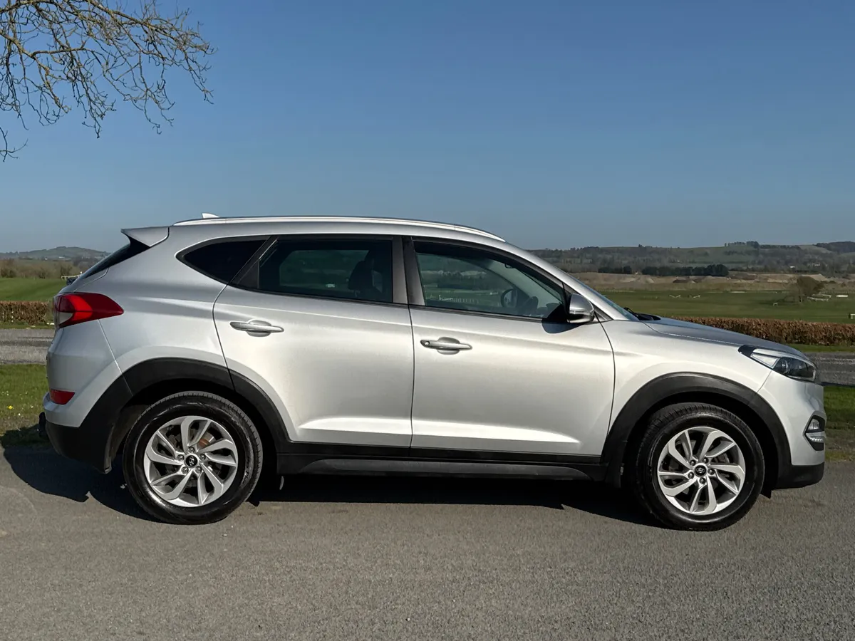 Hyundai Tucson 2017 Executive 4WD 2.0 - Image 3