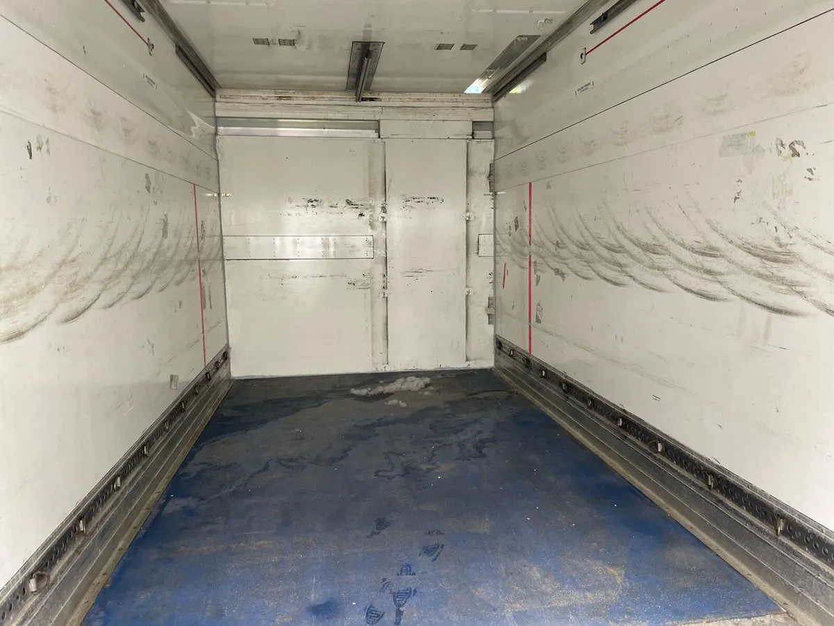 Insulated storage container - Image 2