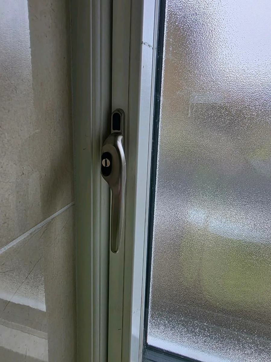 We repair all windows and doors - Image 4