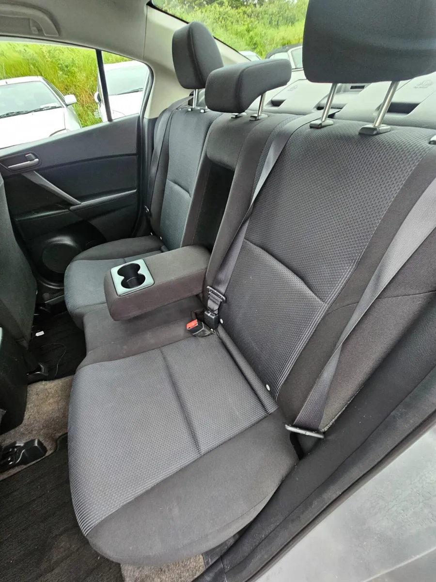 Mazda 3 axela 2010 automatic €2650 no offers - Image 2