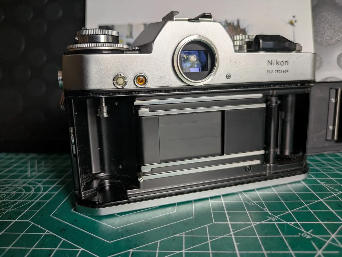 Nikon EL 2 film SLR camera +Nikkor 50mm f2 - Image 4
