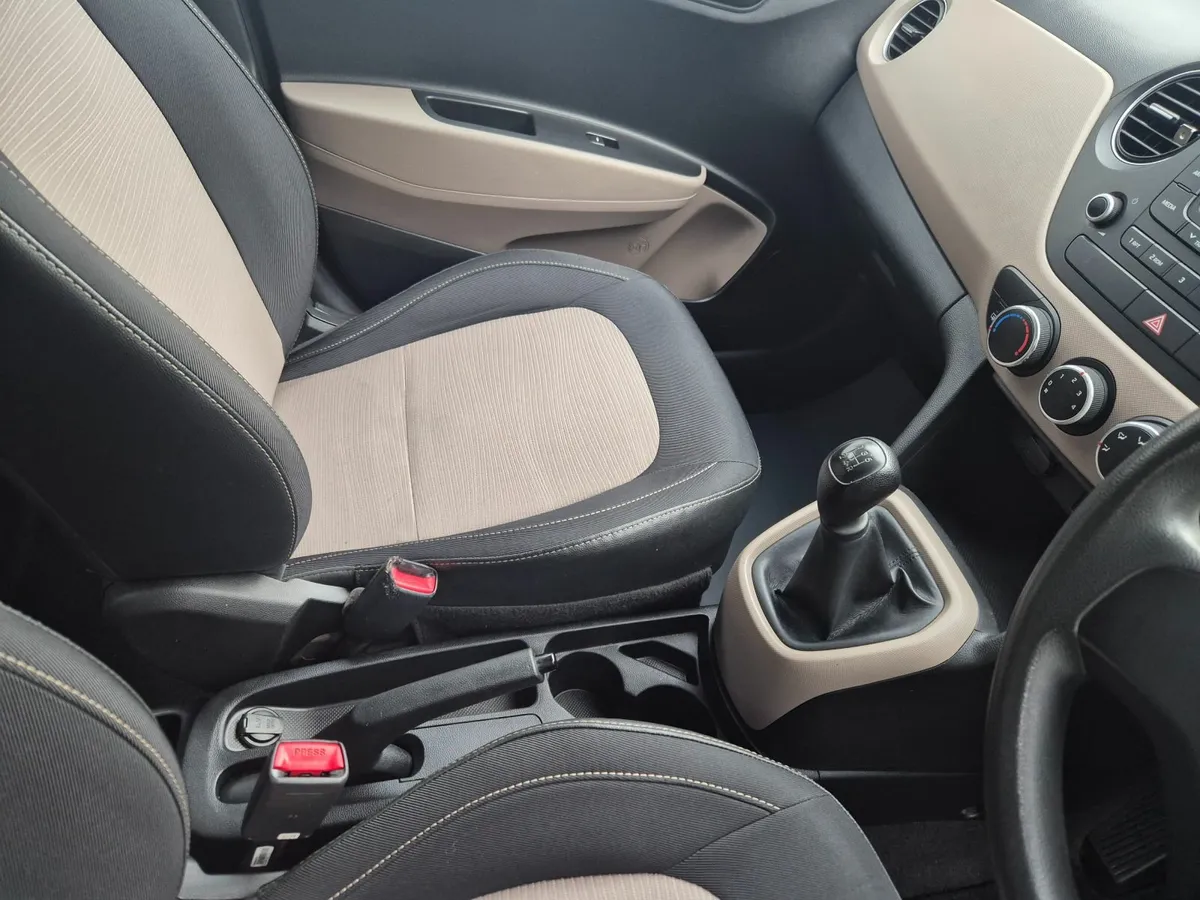 Hyundai i10 2014 - Image 2