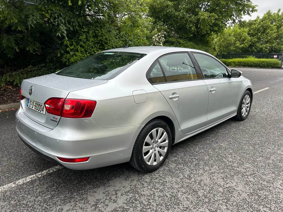 Volkswagen Jetta 1.6 TDI AUTO - Image 2