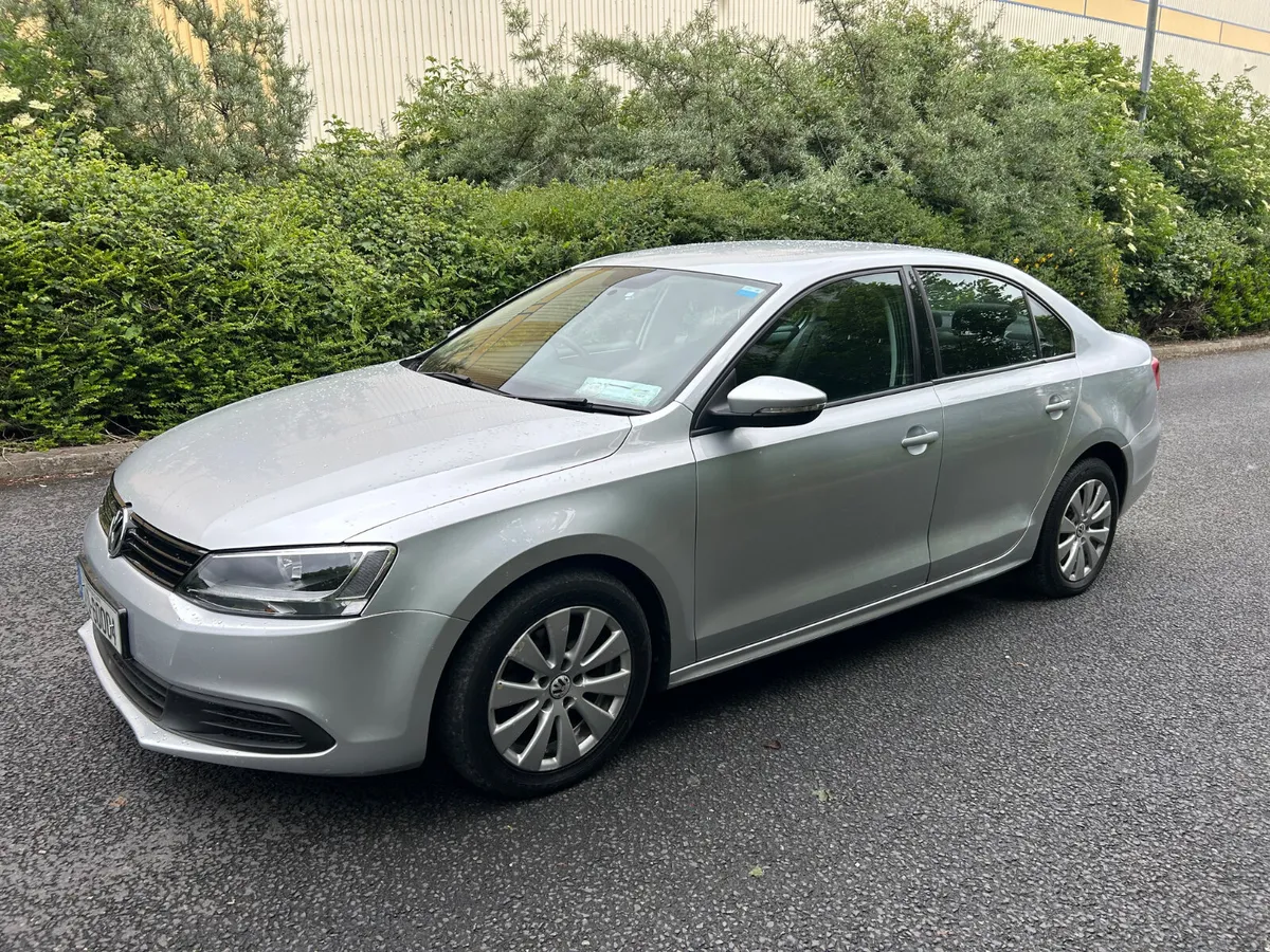 Volkswagen Jetta 1.6 TDI AUTO - Image 4