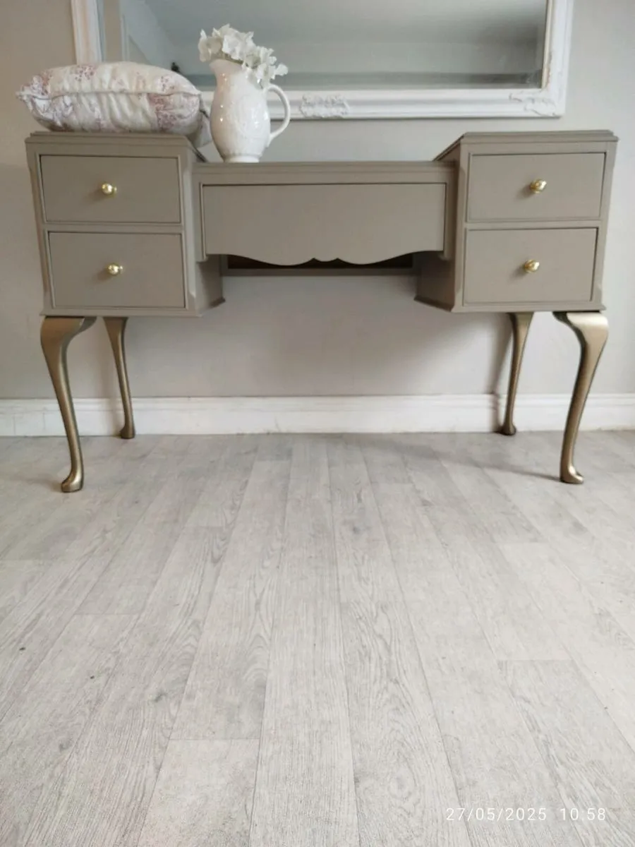 Dressing Table - Image 1