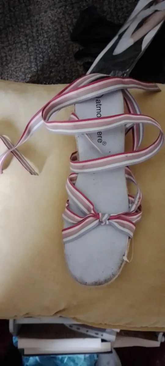 Crossdresser? Footwear size 8 lingerie - Image 4