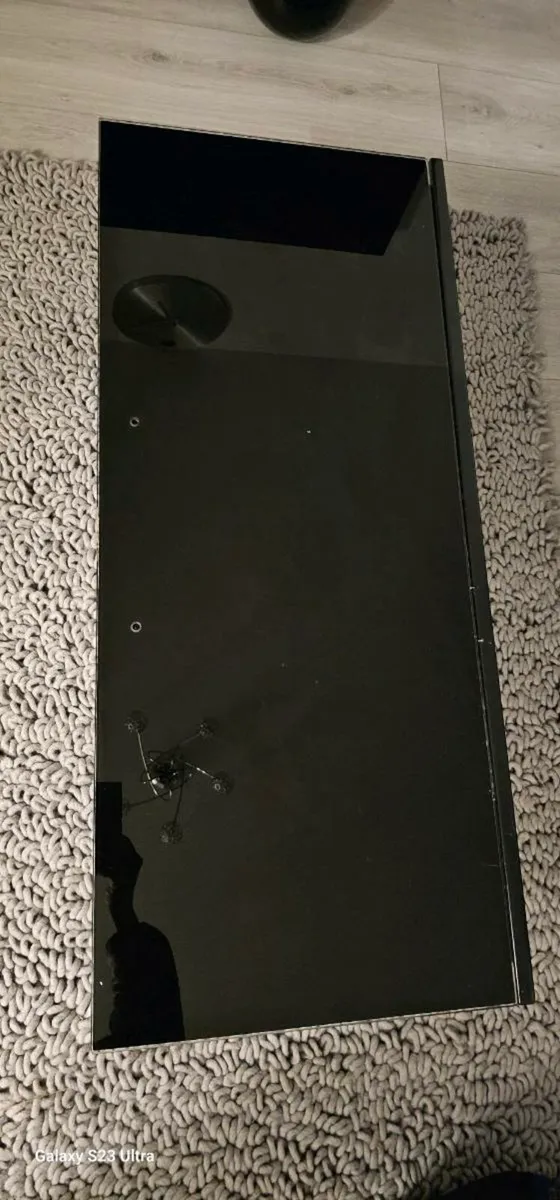 Television table - Image 1
