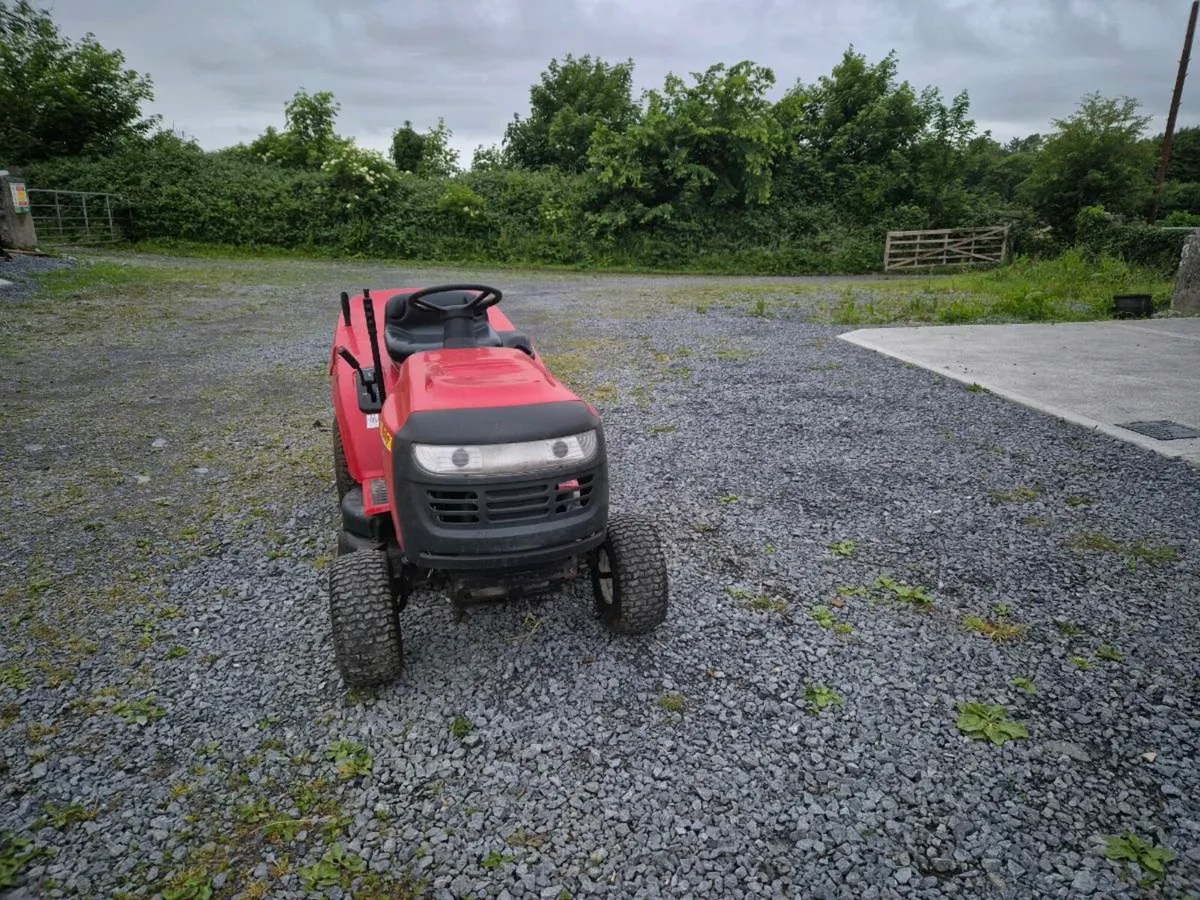 Ride on lawn mower - Image 2