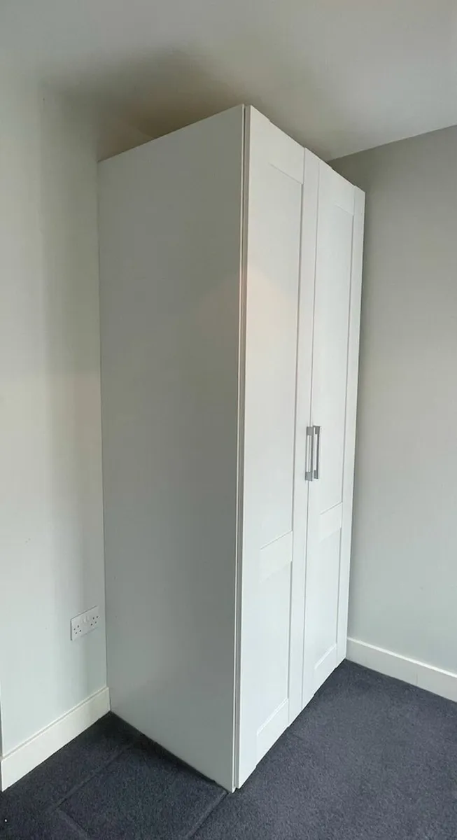 ✨ Wardrobe for Sale – Great Condition! ✨ - Image 3