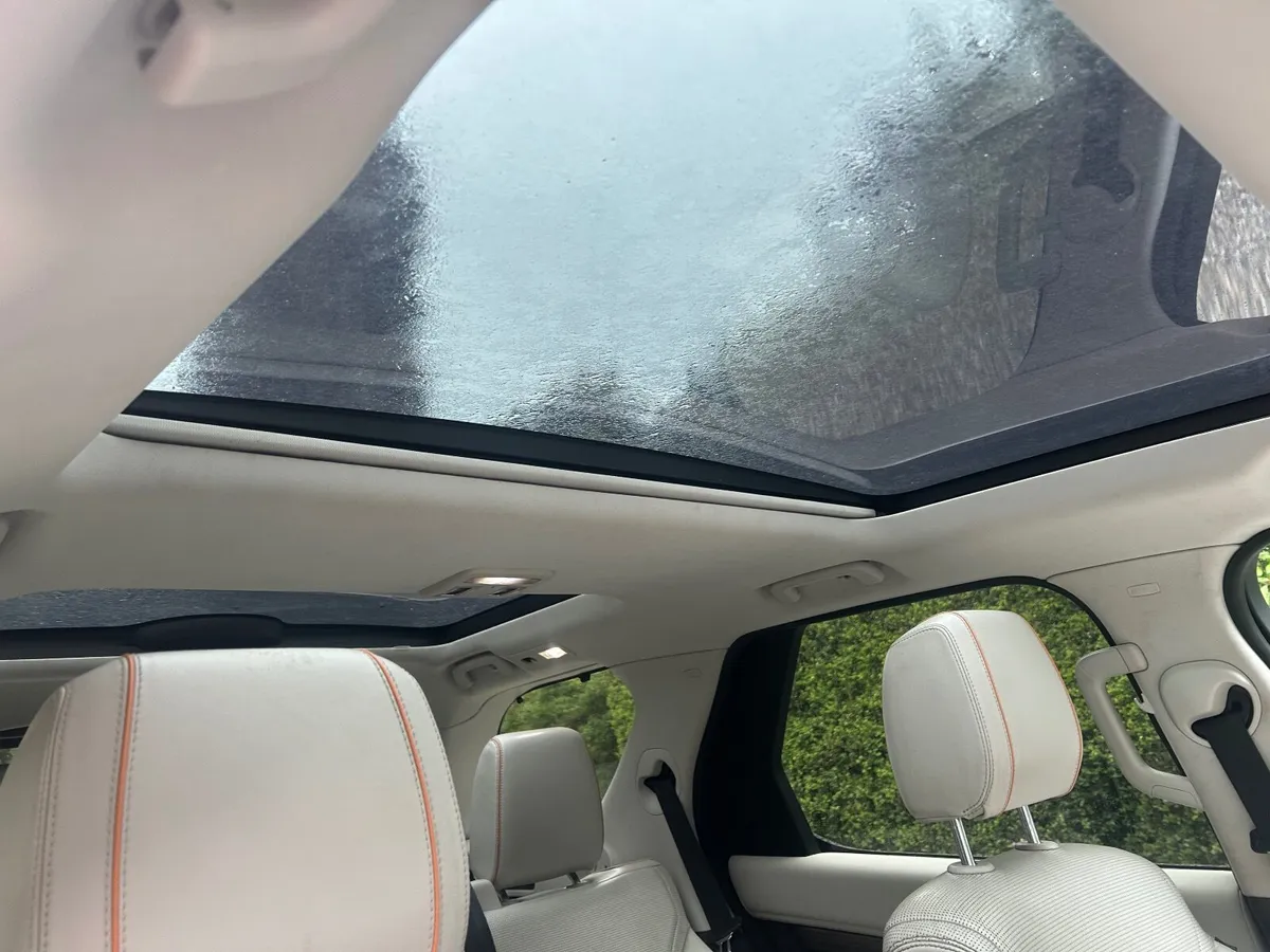 Land Rover Discovery 2017 - Image 4