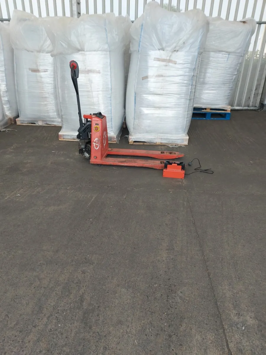 pallet trucks - Image 1