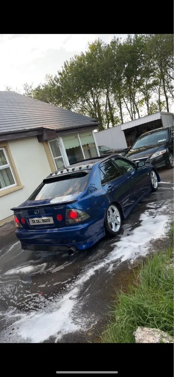 Lexus is200 - Image 2
