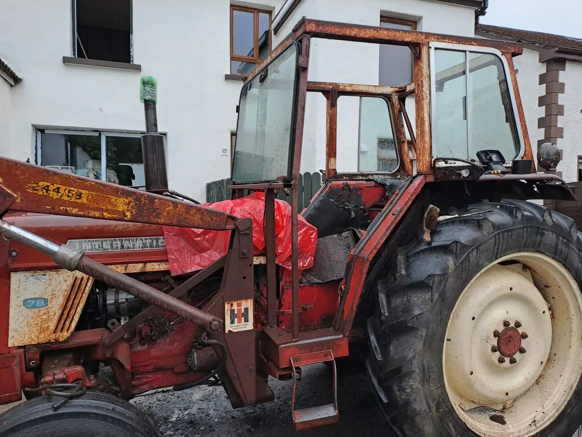 Tractor cab for International 674 WANTED - Image 1