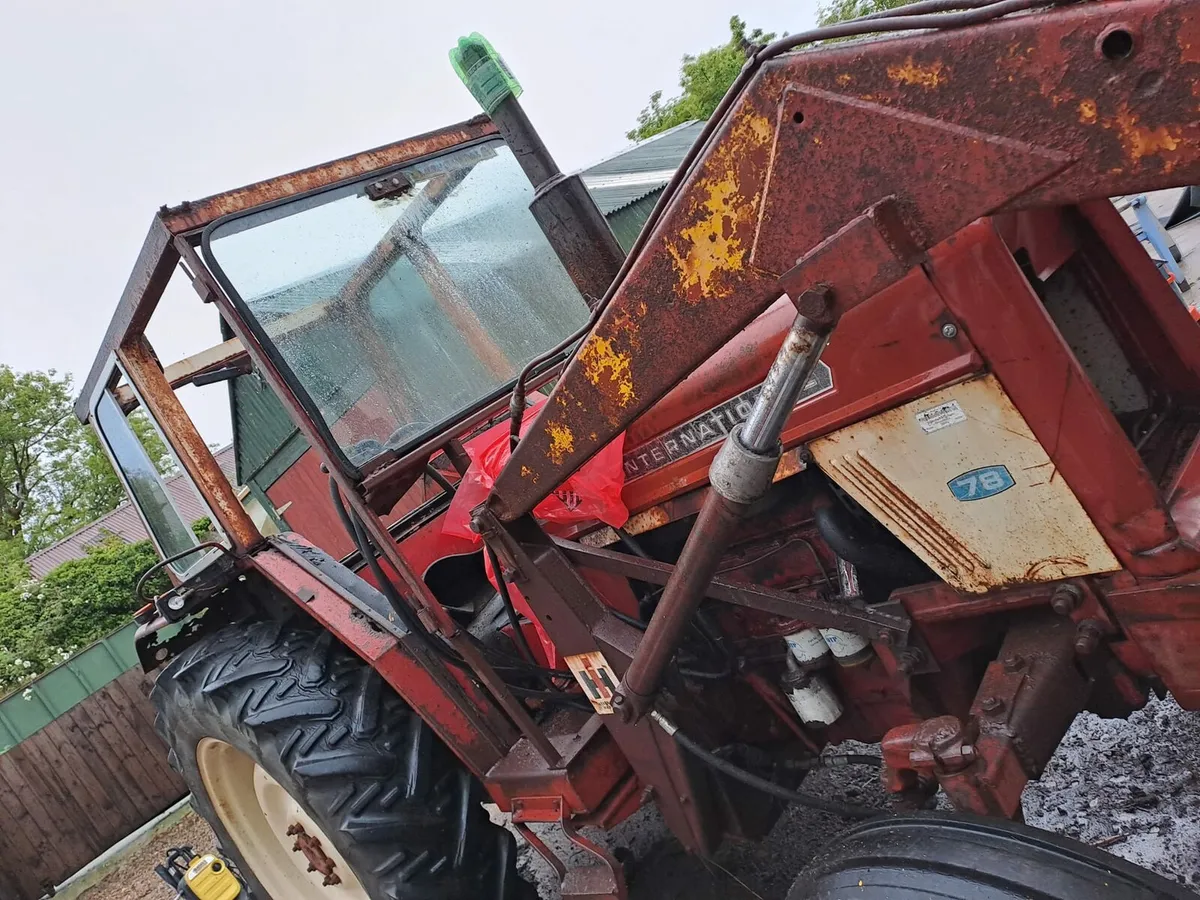 Tractor cab for International 674 WANTED - Image 3