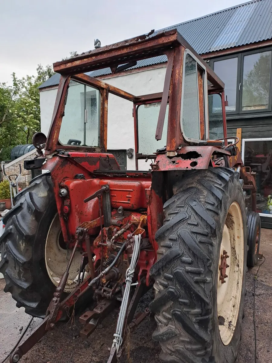 Tractor cab for International 674 WANTED - Image 4