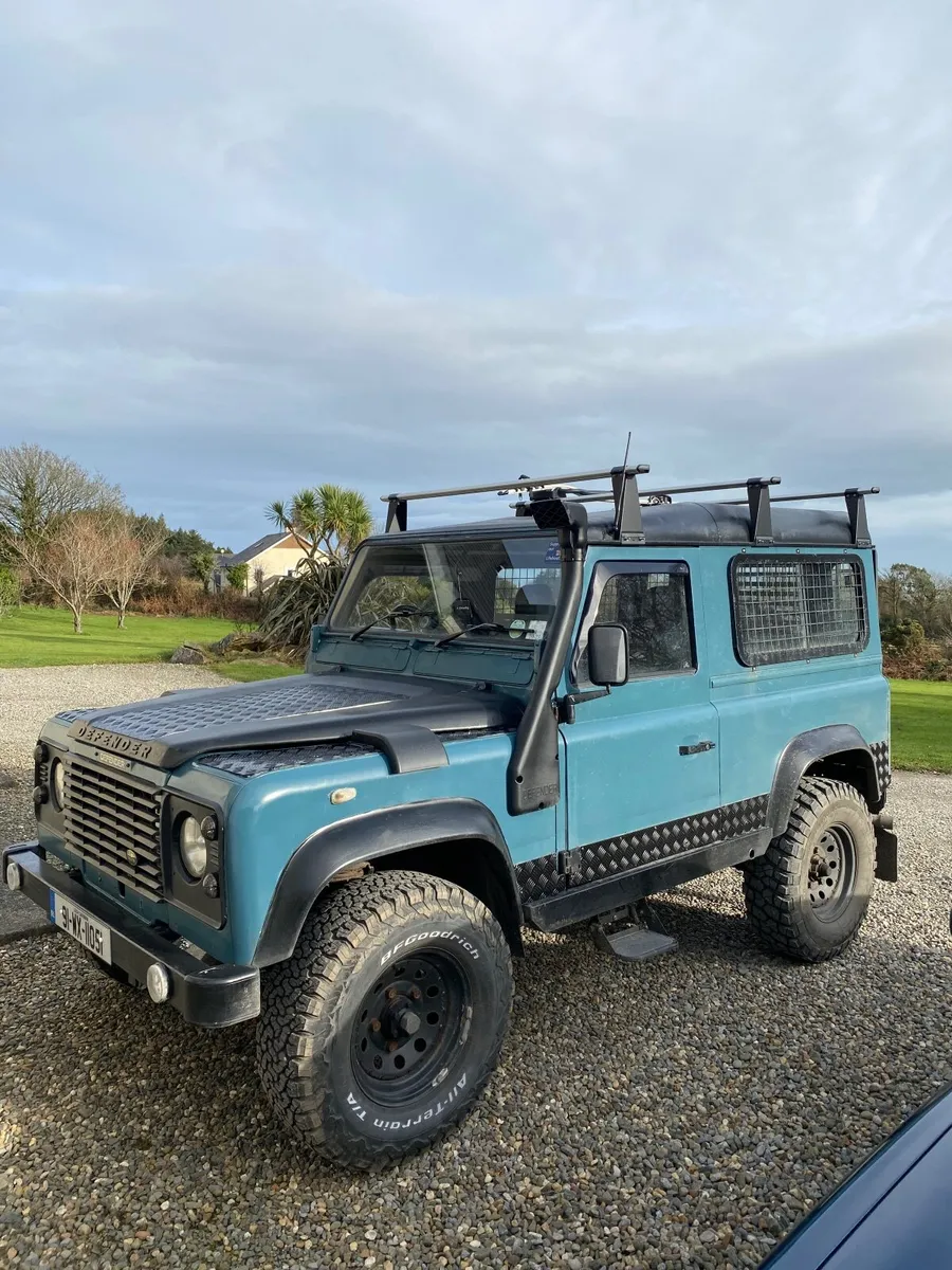 Land Rover Defender 1991 - Image 1