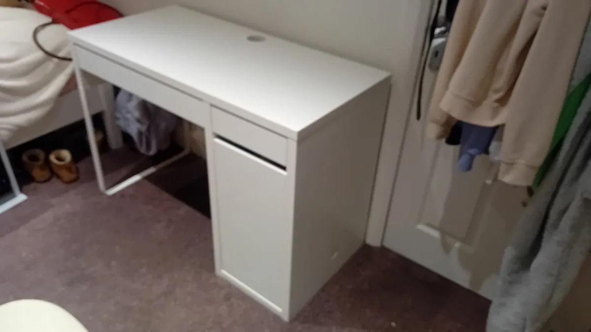 Office desk & chair - Image 3