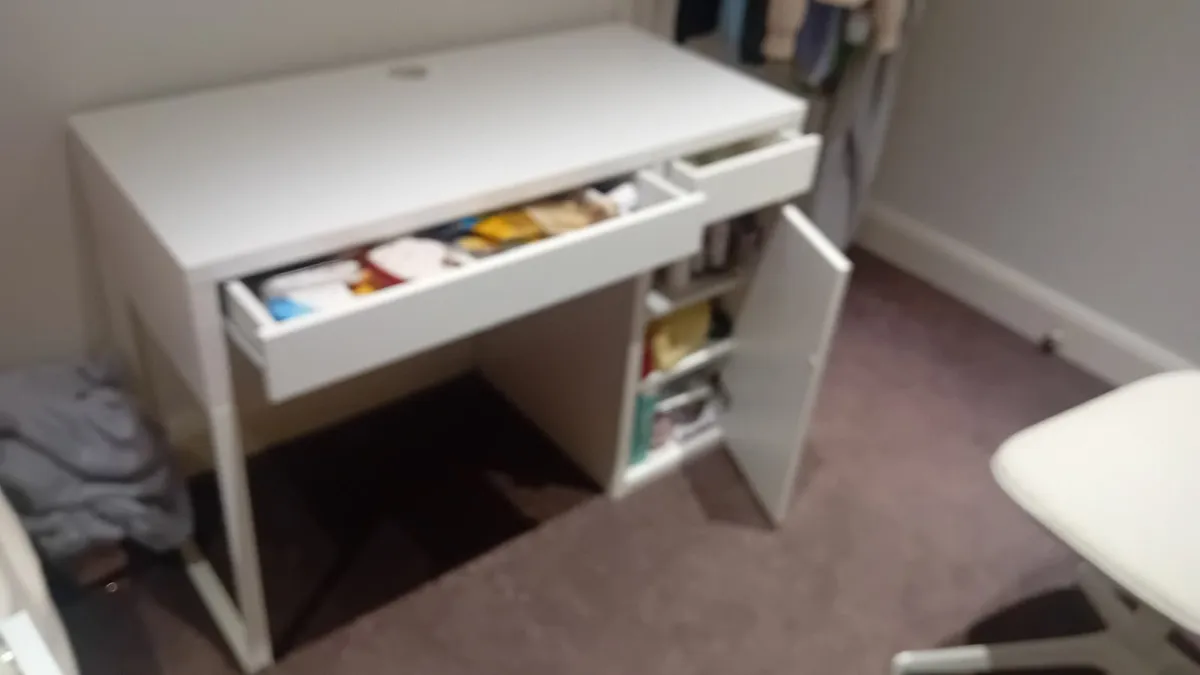 Office desk & chair - Image 4