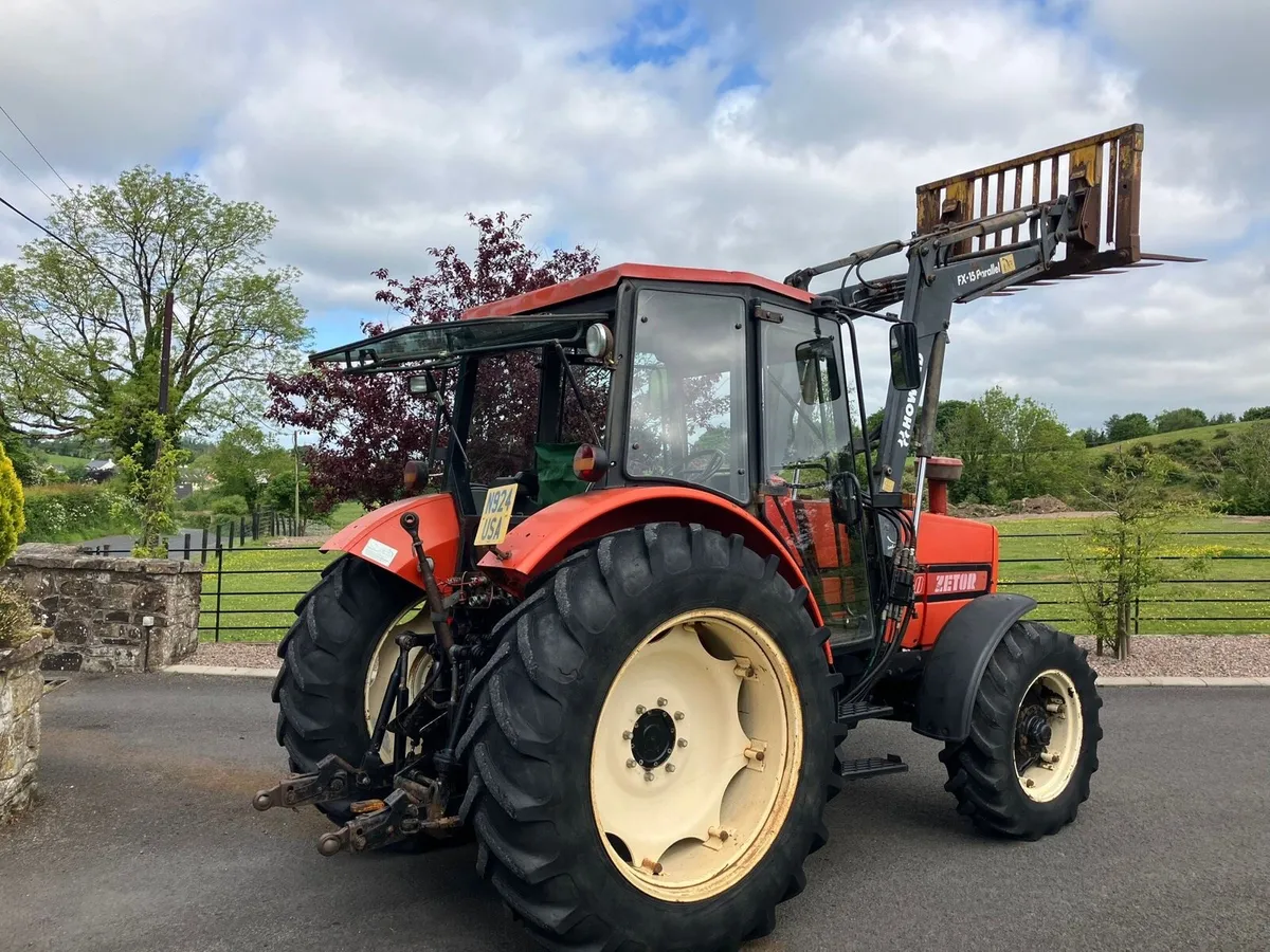 Zetor 4 WD with Loader - Image 3