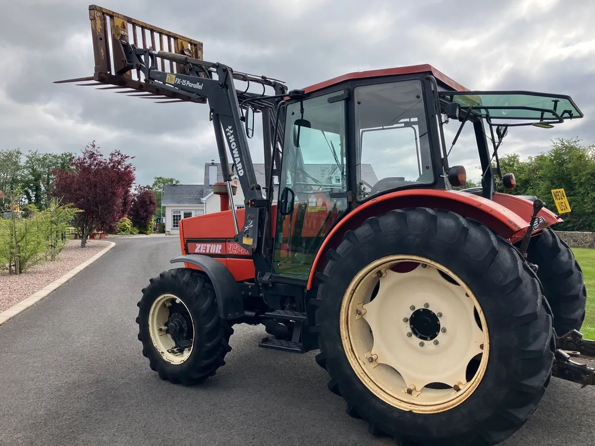Zetor 4 WD with Loader - Image 4