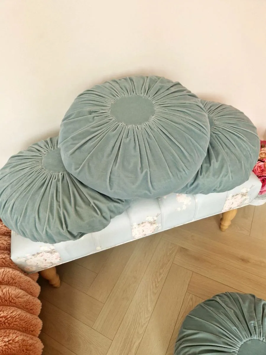 Cushions - Image 4