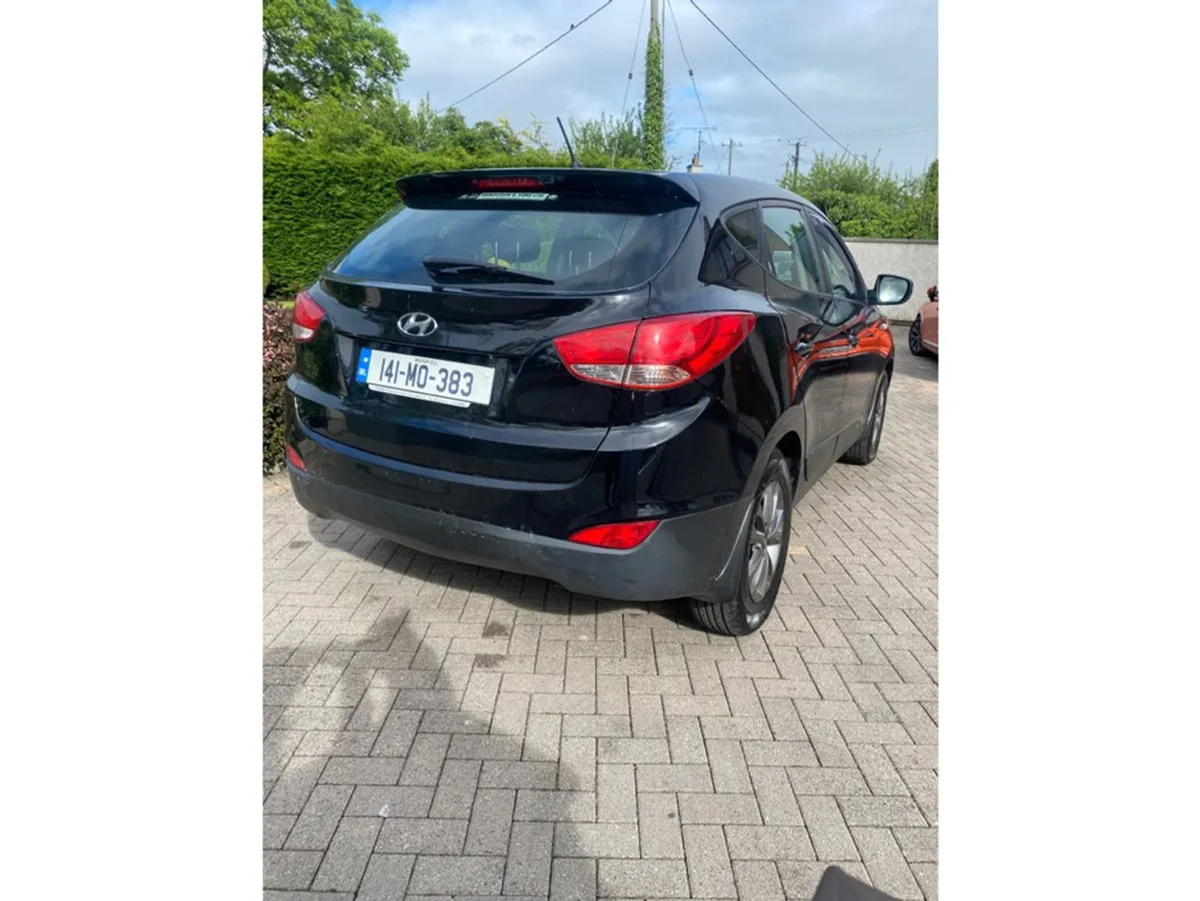 Hyundai ix35 1.7  celebration  4DR - Image 3