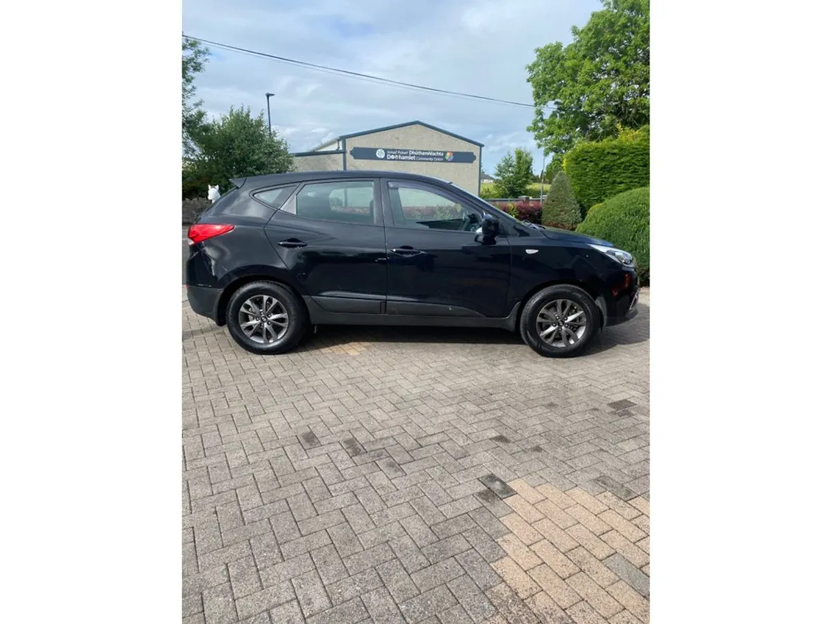Hyundai ix35 1.7  celebration  4DR - Image 4
