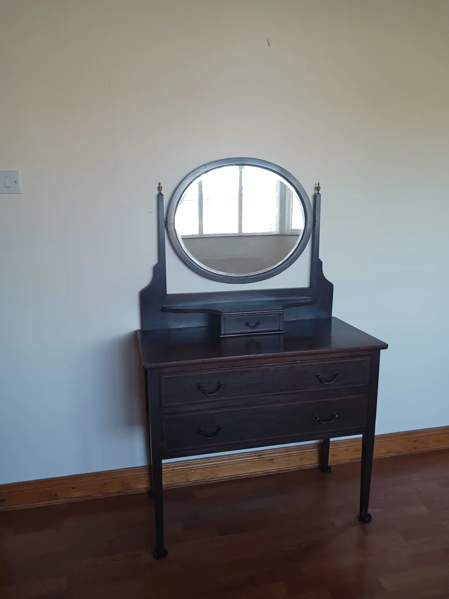 Antique furniture - Image 1